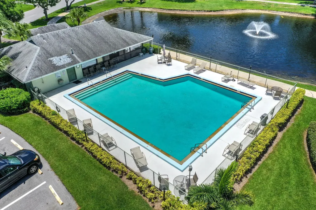 601 Sabal Ridge Circle Palm Beach Gardens FL 33418