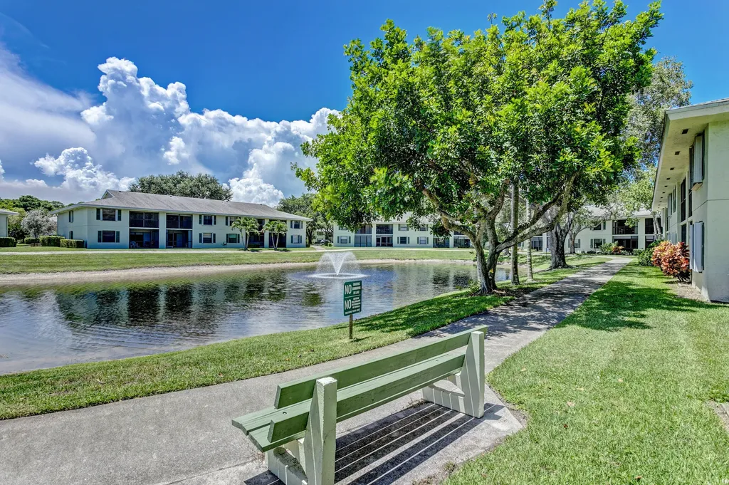 601 Sabal Ridge Circle Palm Beach Gardens FL 33418