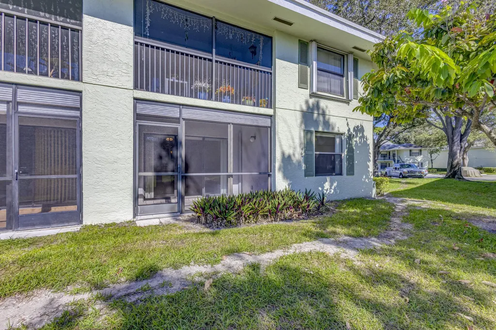 601 Sabal Ridge Circle Palm Beach Gardens FL 33418