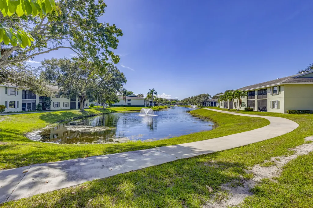 601 Sabal Ridge Circle Palm Beach Gardens FL 33418