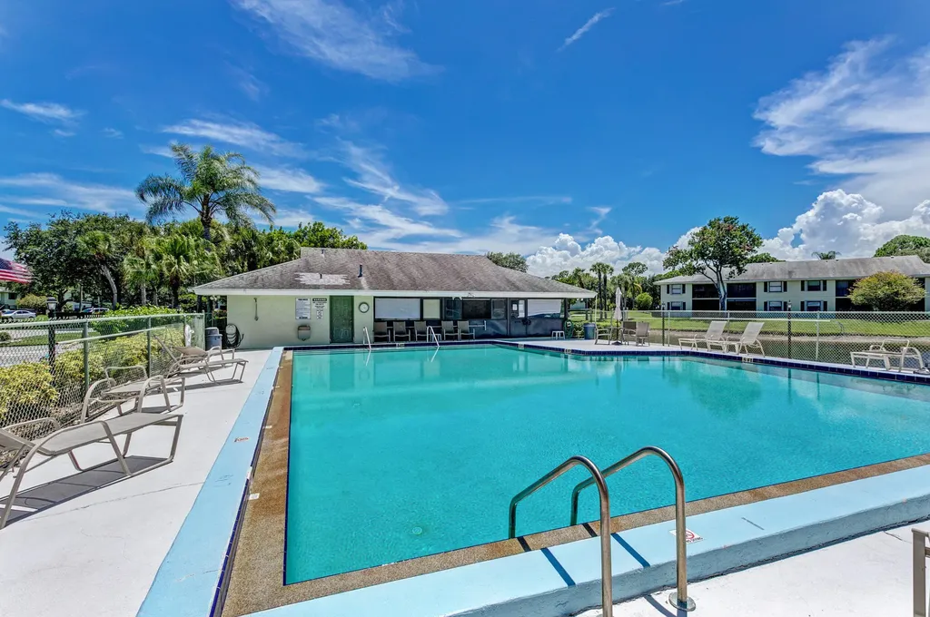 601 Sabal Ridge Circle Palm Beach Gardens FL 33418