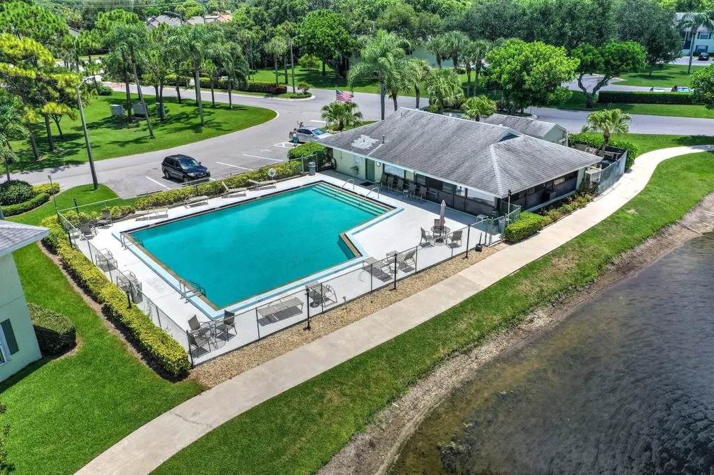 601 Sabal Ridge Circle Palm Beach Gardens FL 33418