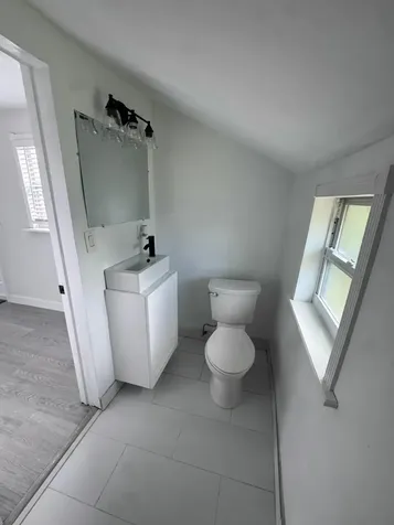 137 SW 9th Avenue Delray Beach FL 33444