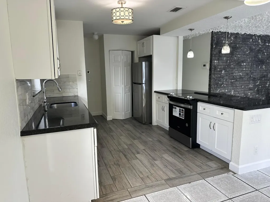 2811 NW 8th Street Pompano Beach FL 33069