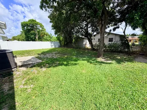 2811 NW 8th Street Pompano Beach FL 33069