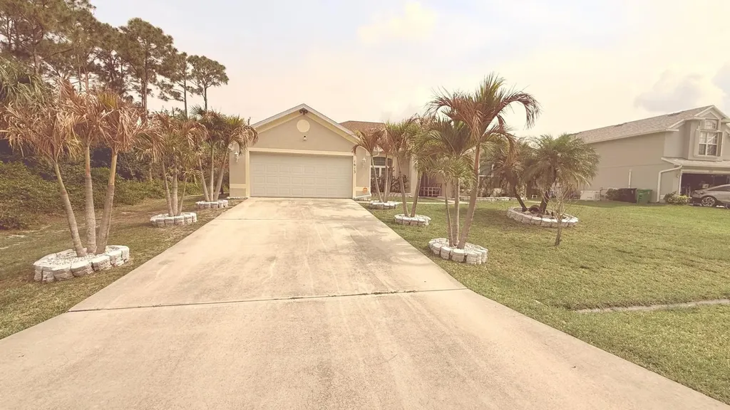 1613 SW Whipple Avenue Port St Lucie FL 34953
