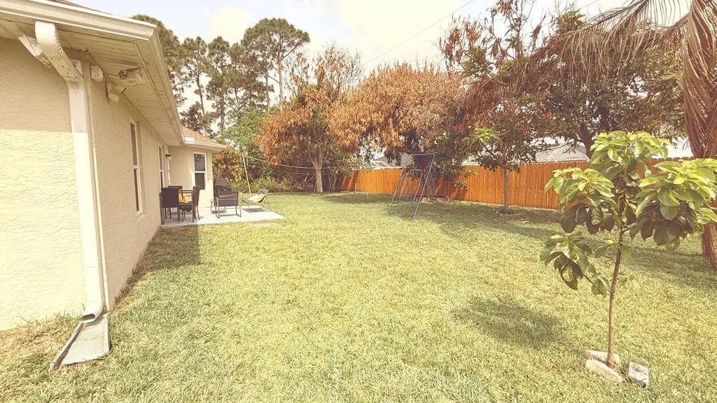 1613 SW Whipple Avenue Port St Lucie FL 34953