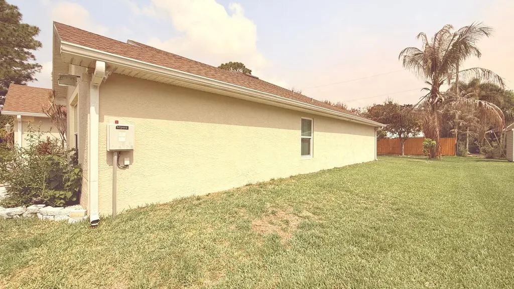 1613 SW Whipple Avenue Port St Lucie FL 34953