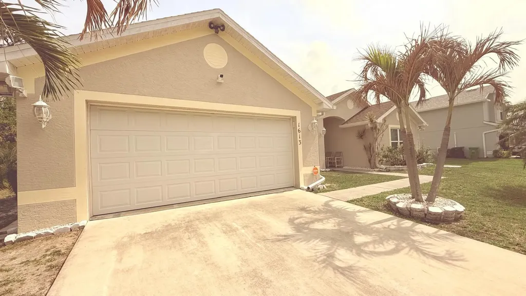 1613 SW Whipple Avenue Port St Lucie FL 34953