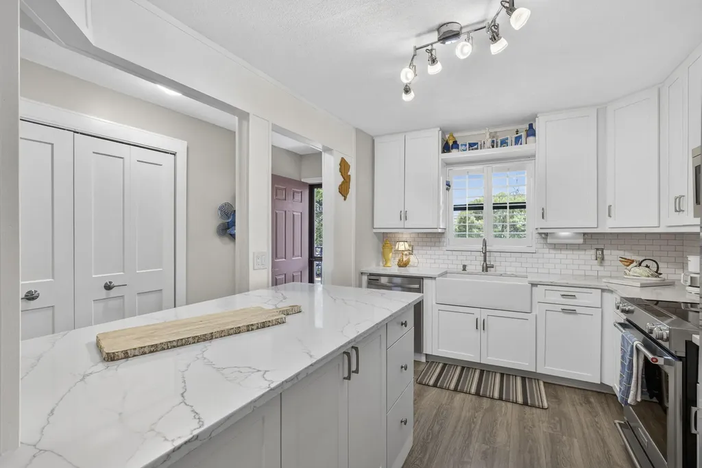 327 Southwind Drive North Palm Beach FL 33408