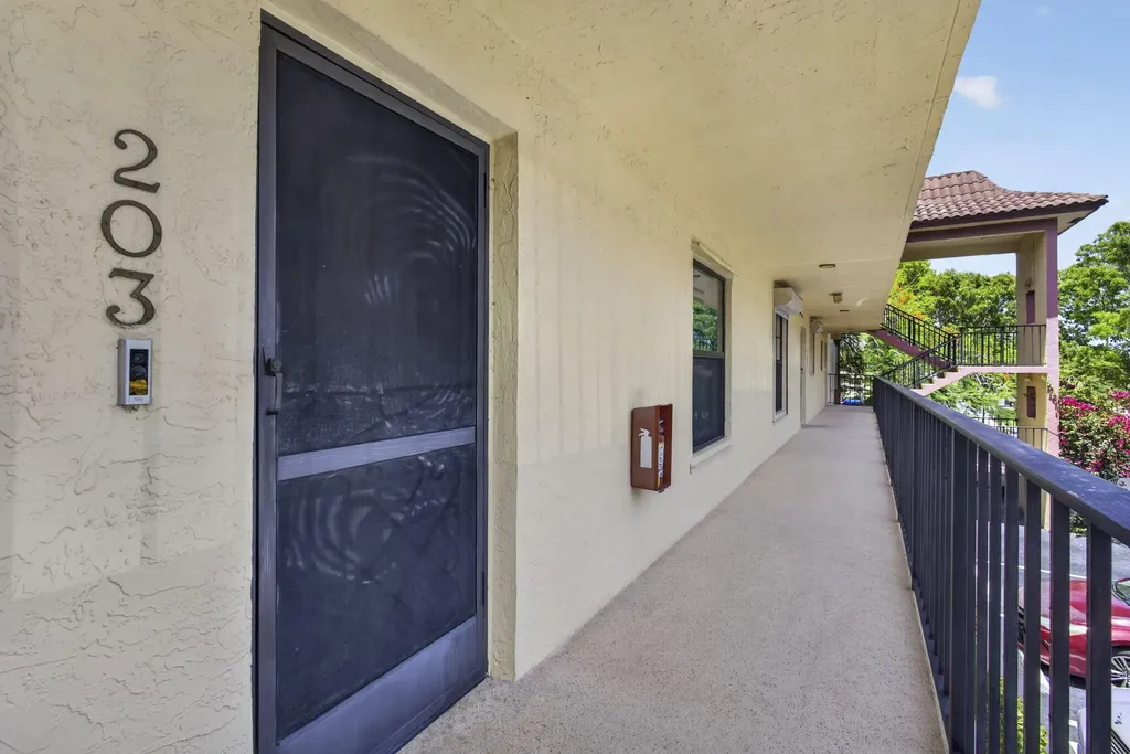 327 Southwind Drive North Palm Beach FL 33408