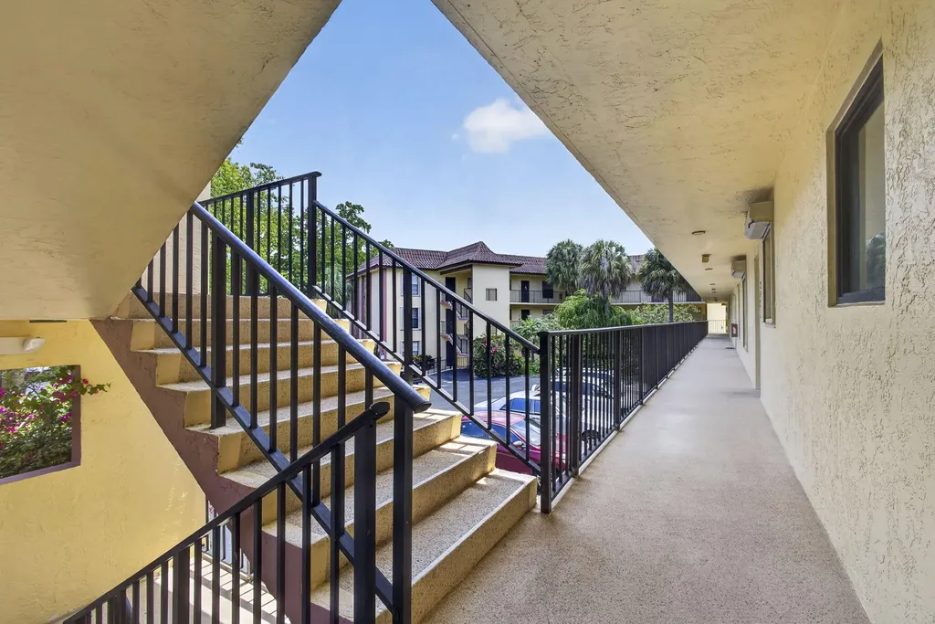 327 Southwind Drive North Palm Beach FL 33408