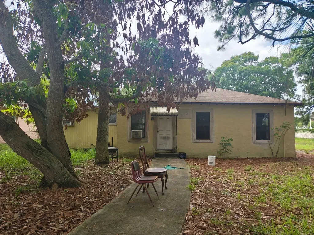 315 N 24th Street Fort Pierce FL 34950