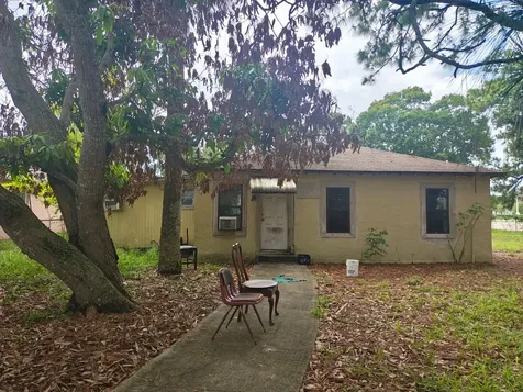 315 N 24th Street Fort Pierce FL 34950