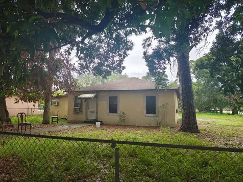 315 N 24th Street Fort Pierce FL 34950
