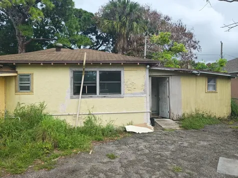315 N 24th Street Fort Pierce FL 34950