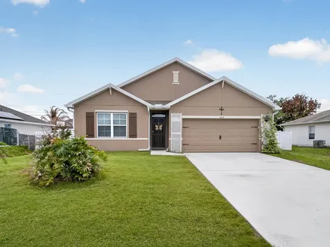 652 SW Sareta Avenue Port St Lucie FL 34953