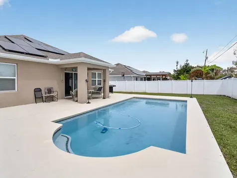 652 SW Sareta Avenue Port St Lucie FL 34953
