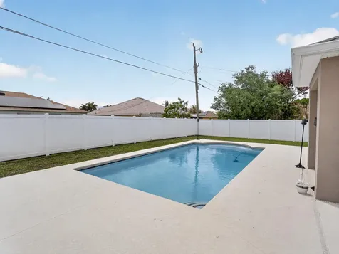 652 SW Sareta Avenue Port St Lucie FL 34953