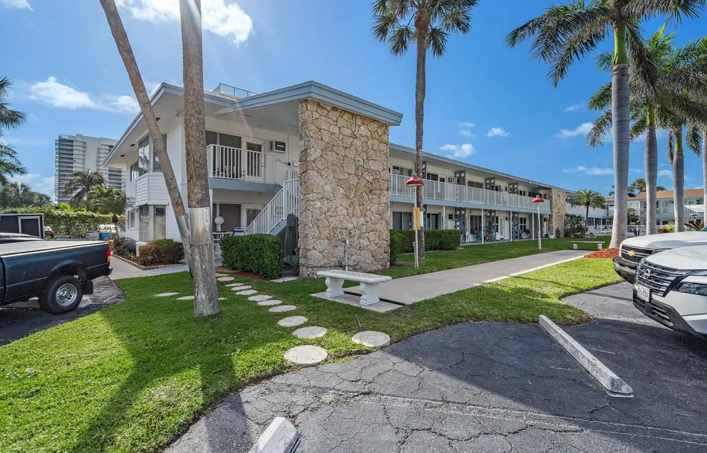 1110 N Riverside Drive Pompano Beach FL 33062
