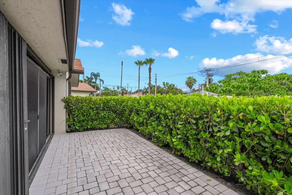 6510 Olivewood Circle Greenacres FL 33463