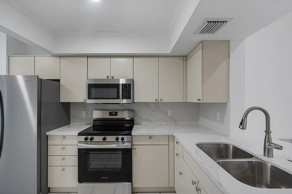 6510 Olivewood Circle Greenacres FL 33463