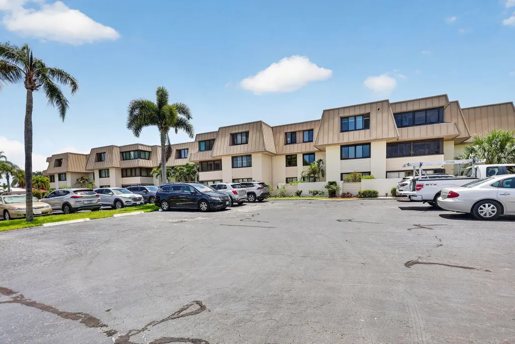 1800 SE Saint Lucie Boulevard Stuart FL 34996