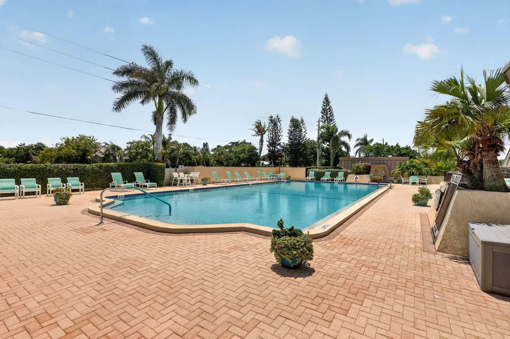 1800 SE Saint Lucie Boulevard Stuart FL 34996
