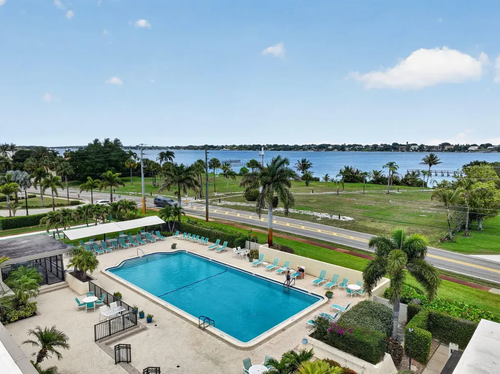 1800 SE Saint Lucie Boulevard Stuart FL 34996