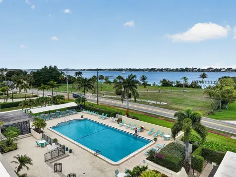 1800 SE Saint Lucie Boulevard Stuart FL 34996