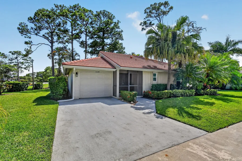 13289 Touchstone Place Palm Beach Gardens FL 33418