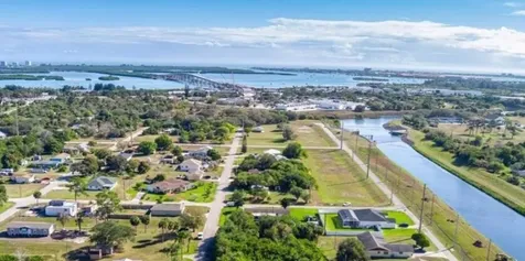 Xxxx Barcelona Avenue Fort Pierce FL 34946