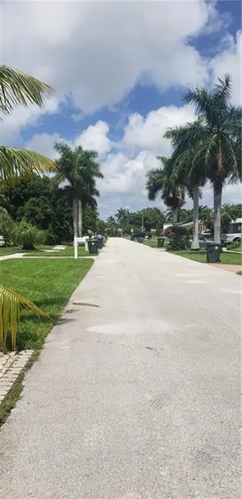98 Seminole Lane Boca Raton FL 33487