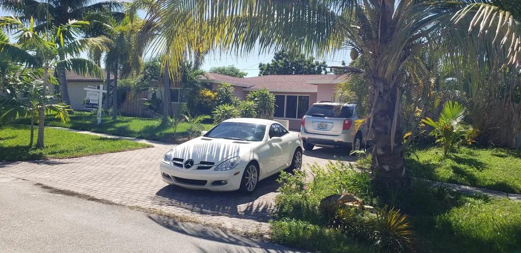 98 Seminole Lane Boca Raton FL 33487
