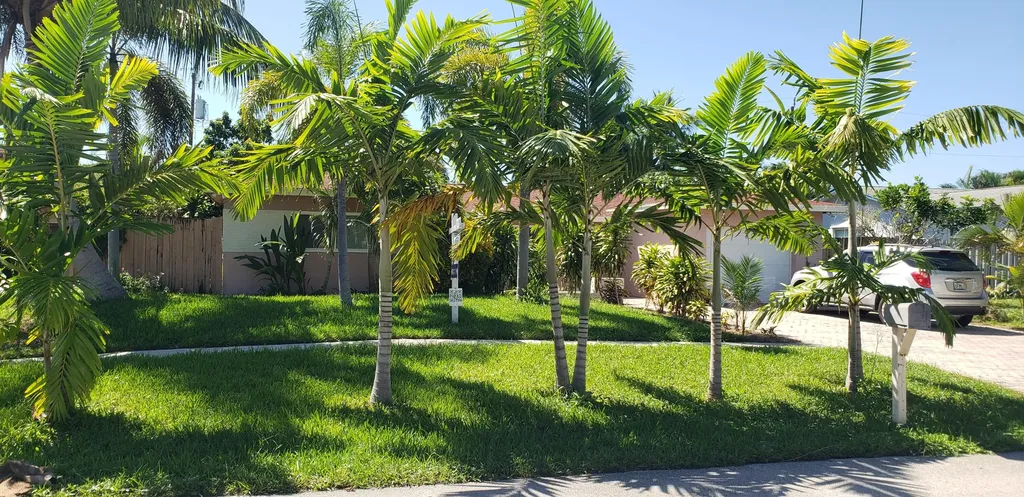 98 Seminole Lane Boca Raton FL 33487