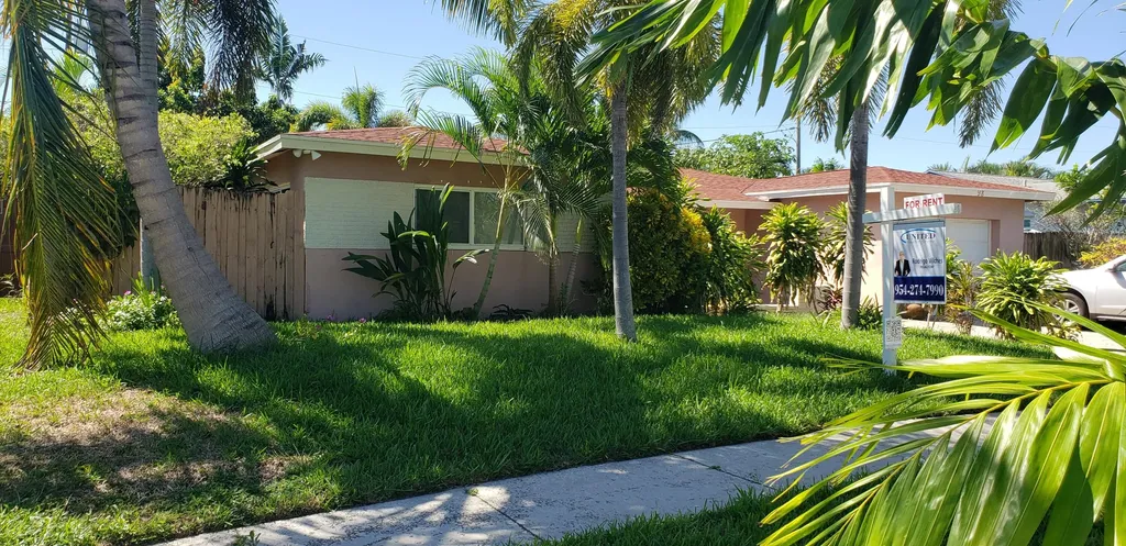 98 Seminole Lane Boca Raton FL 33487