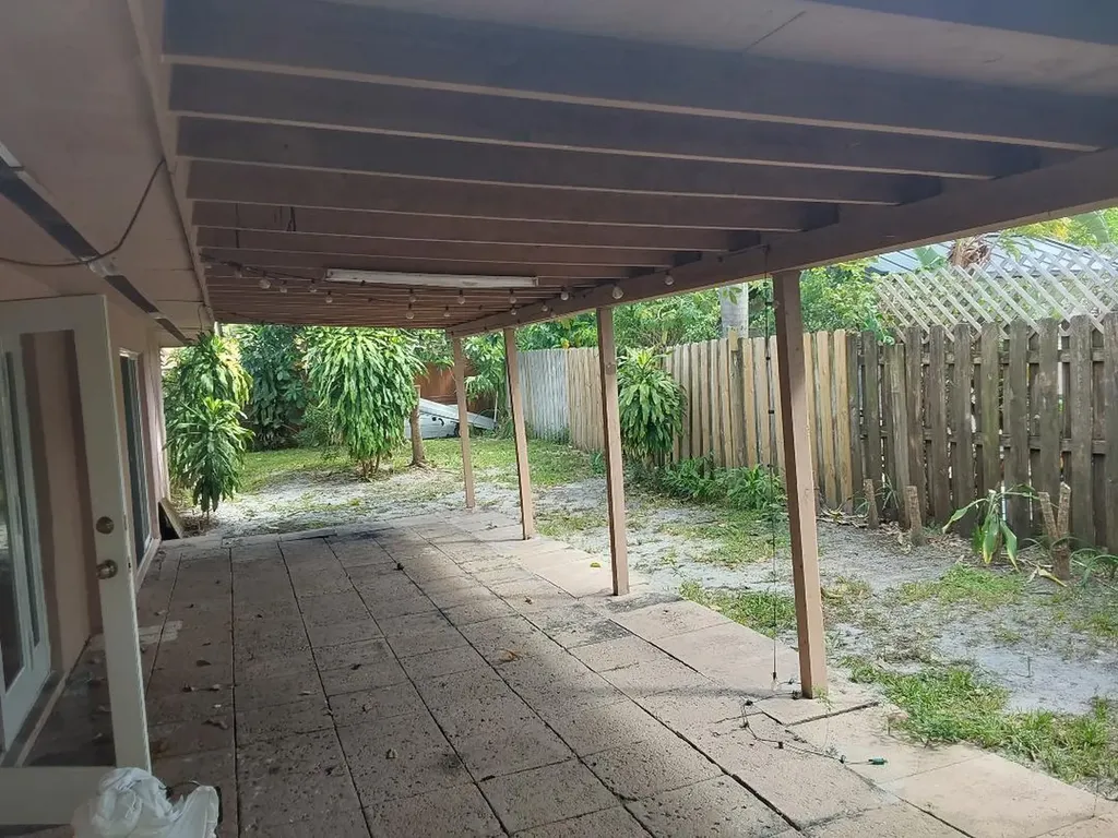 98 Seminole Lane Boca Raton FL 33487