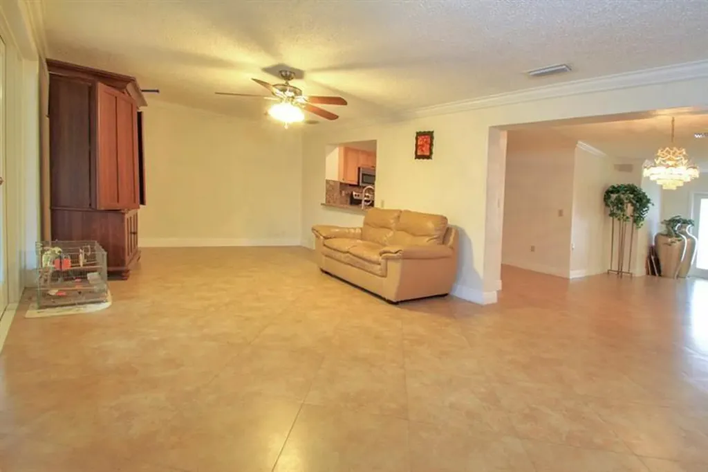 98 Seminole Lane Boca Raton FL 33487