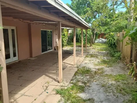 98 Seminole Lane Boca Raton FL 33487