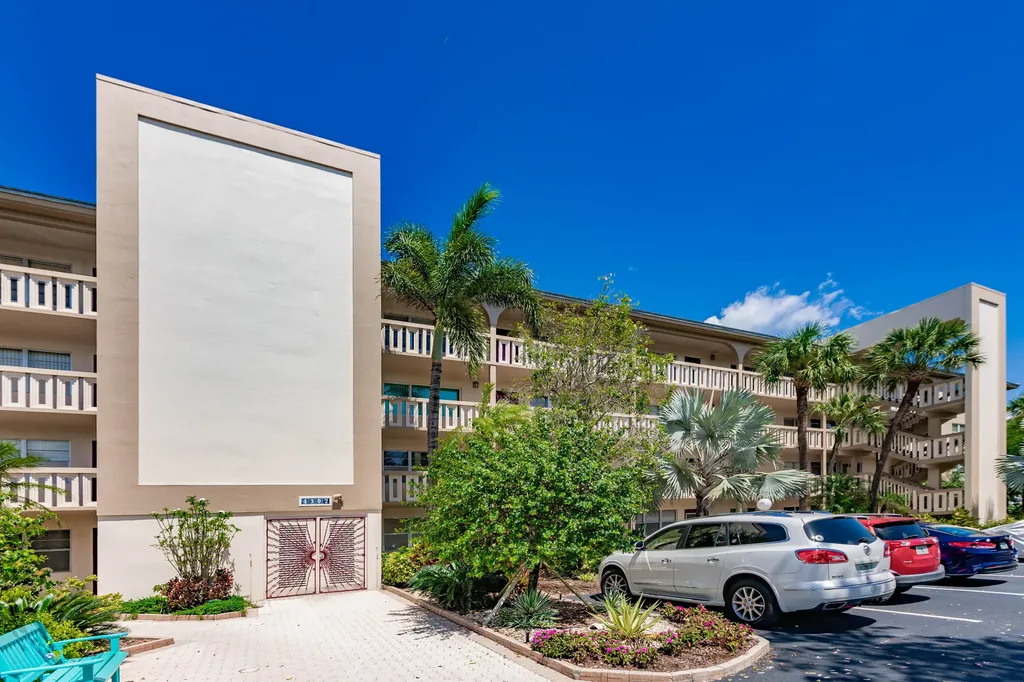 4302 Martinique Circle Coconut Creek FL 33066
