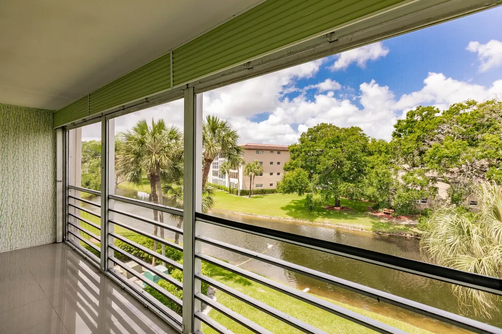 4302 Martinique Circle Coconut Creek FL 33066