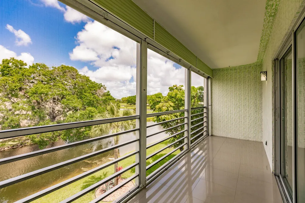 4302 Martinique Circle Coconut Creek FL 33066