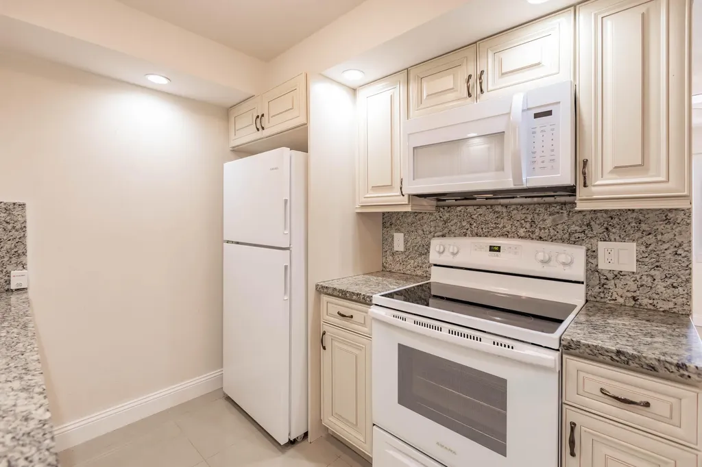 4302 Martinique Circle Coconut Creek FL 33066