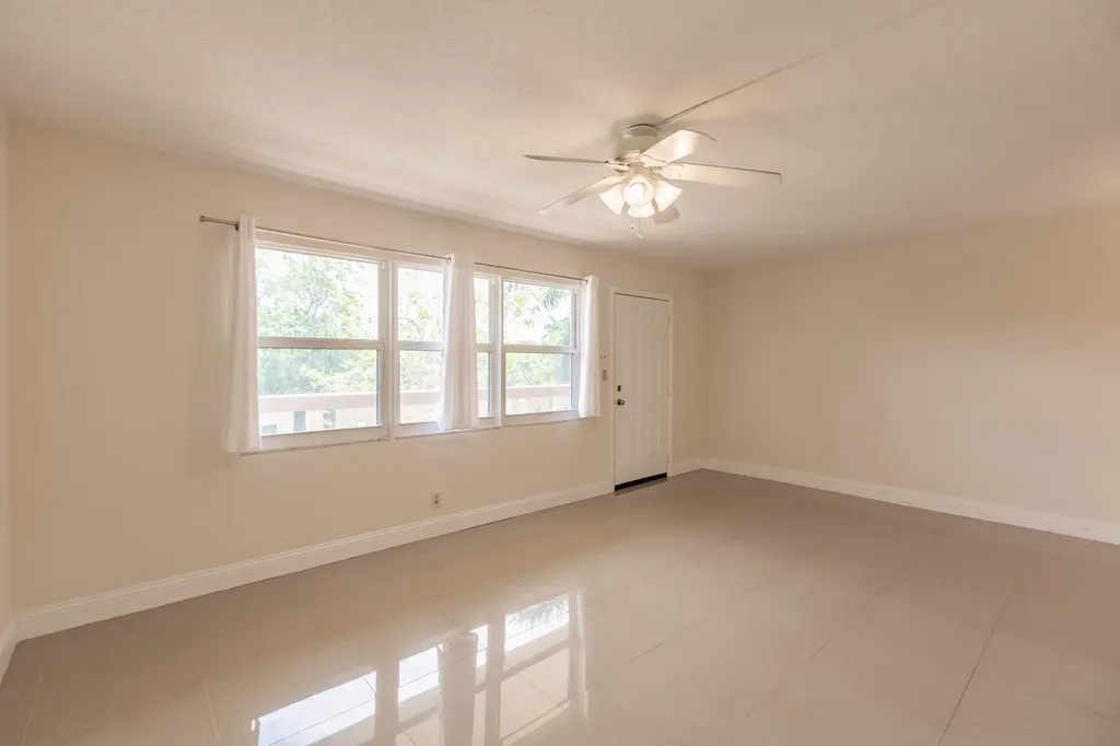 4302 Martinique Circle Coconut Creek FL 33066