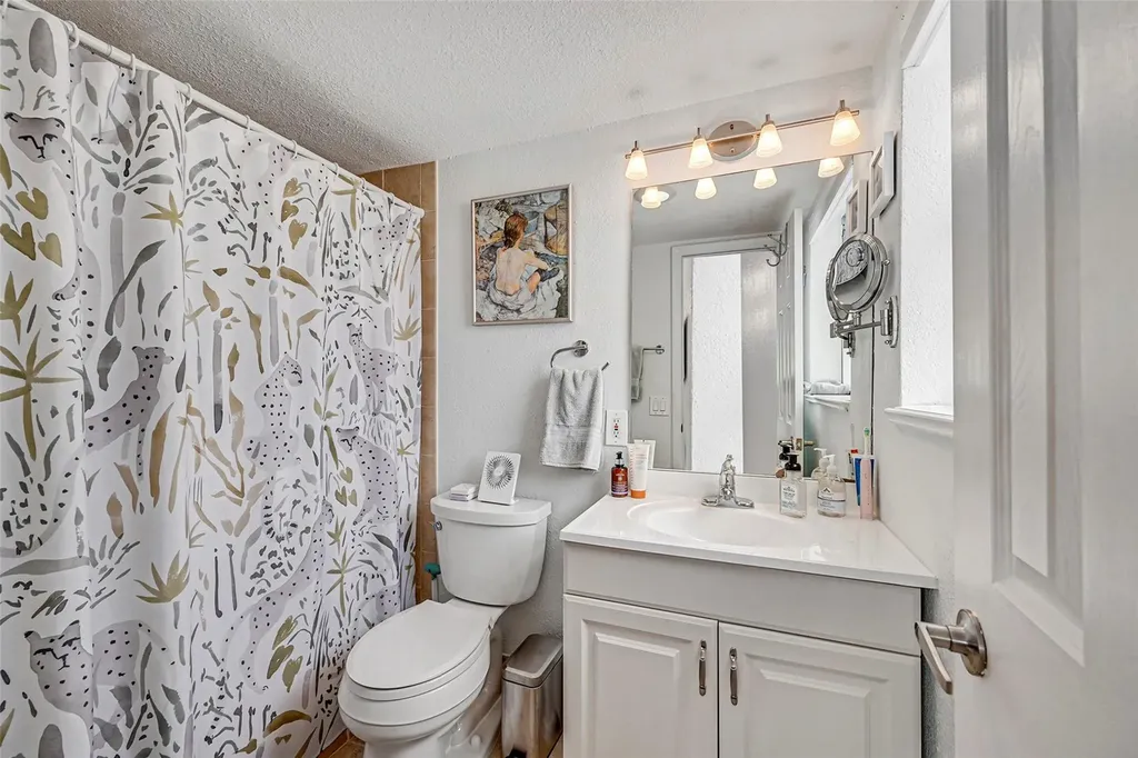 2715 NE 49th Street Fort Lauderdale FL 33308