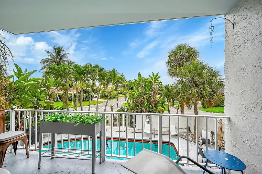 2715 NE 49th Street Fort Lauderdale FL 33308