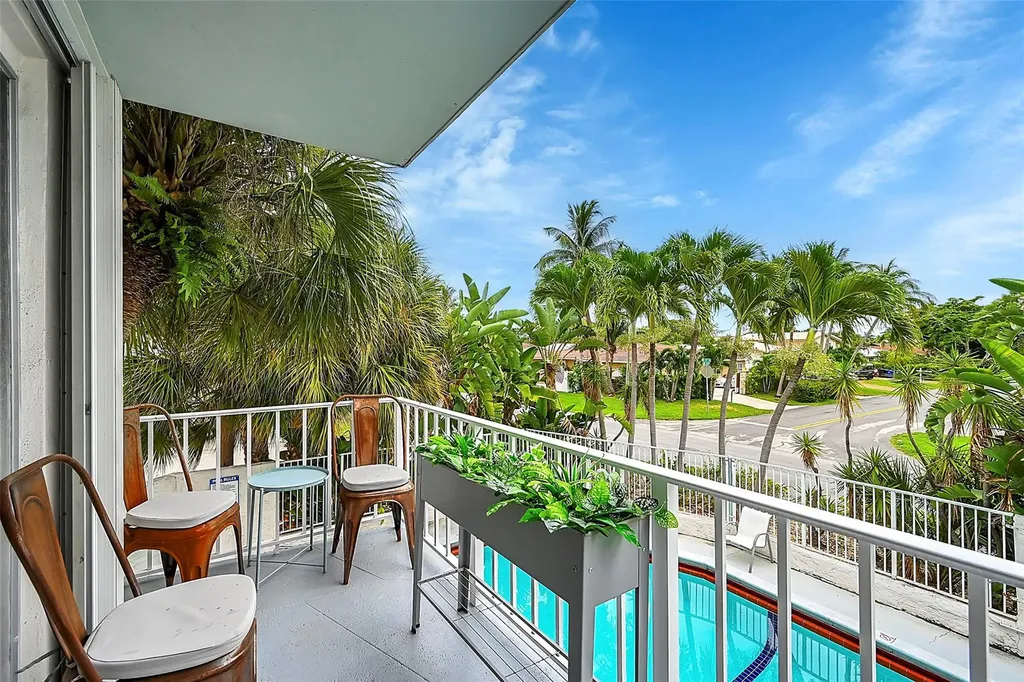 2715 NE 49th Street Fort Lauderdale FL 33308