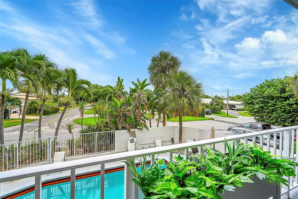 2715 NE 49th Street Fort Lauderdale FL 33308