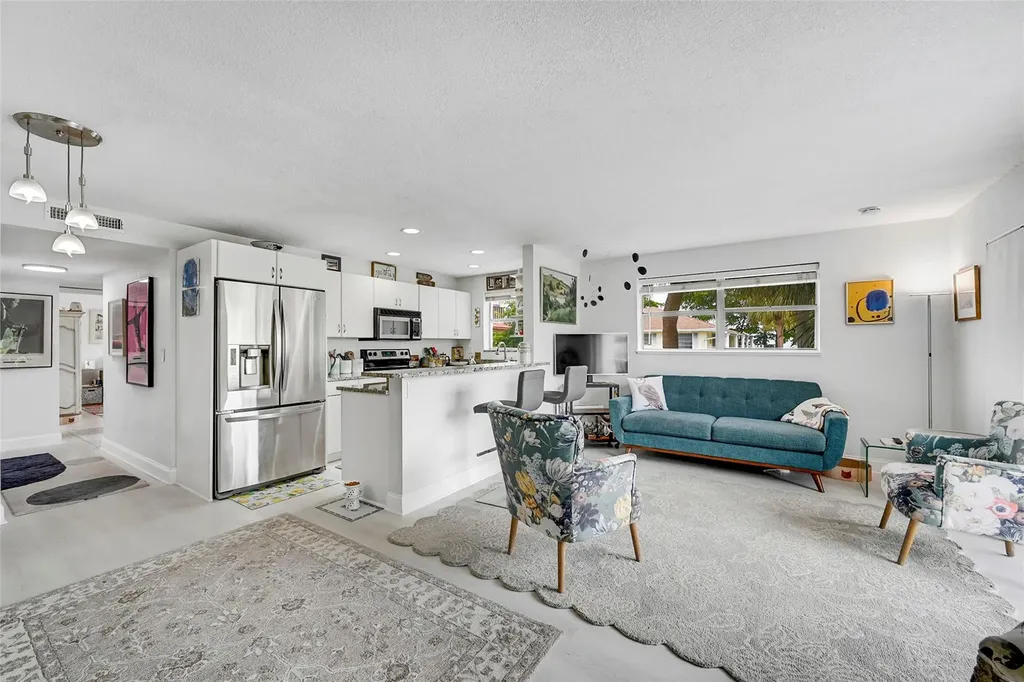 2715 NE 49th Street Fort Lauderdale FL 33308