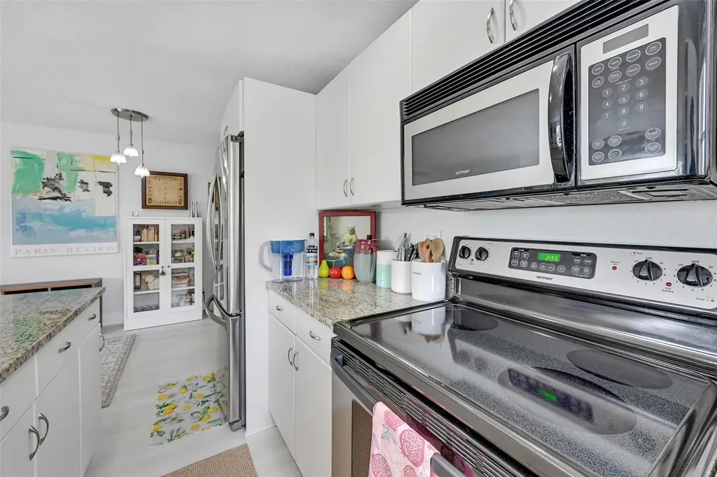 2715 NE 49th Street Fort Lauderdale FL 33308